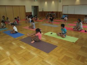 子どもヨガトレーニング