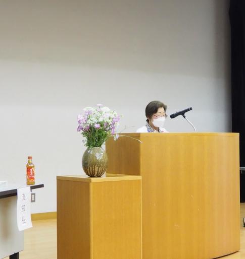 総会の様子（支部長挨拶）