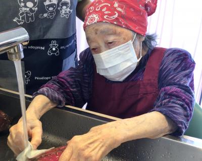 「きれいに洗っています」